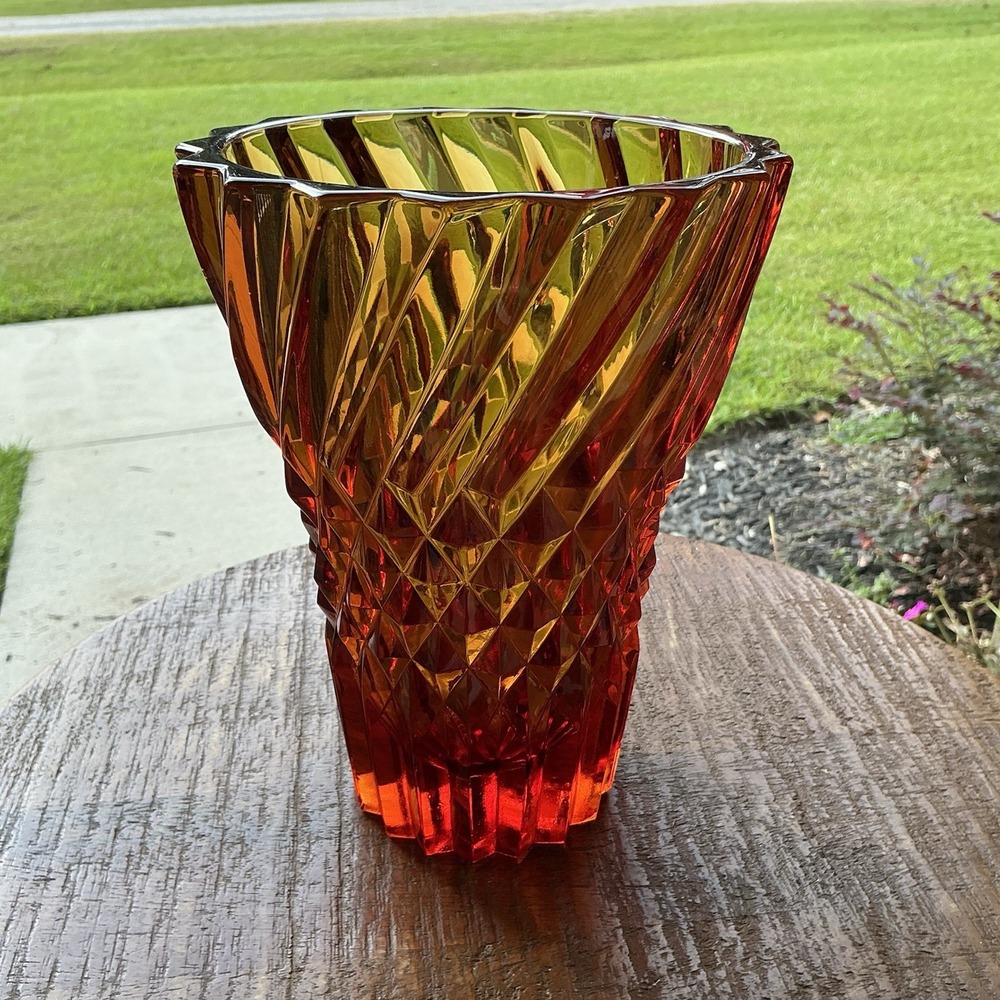 VTG L.E. Smith Amberina Diamond Point Swirl Vase Amber Glass, Heavy Pressed - Picture 2 of 14